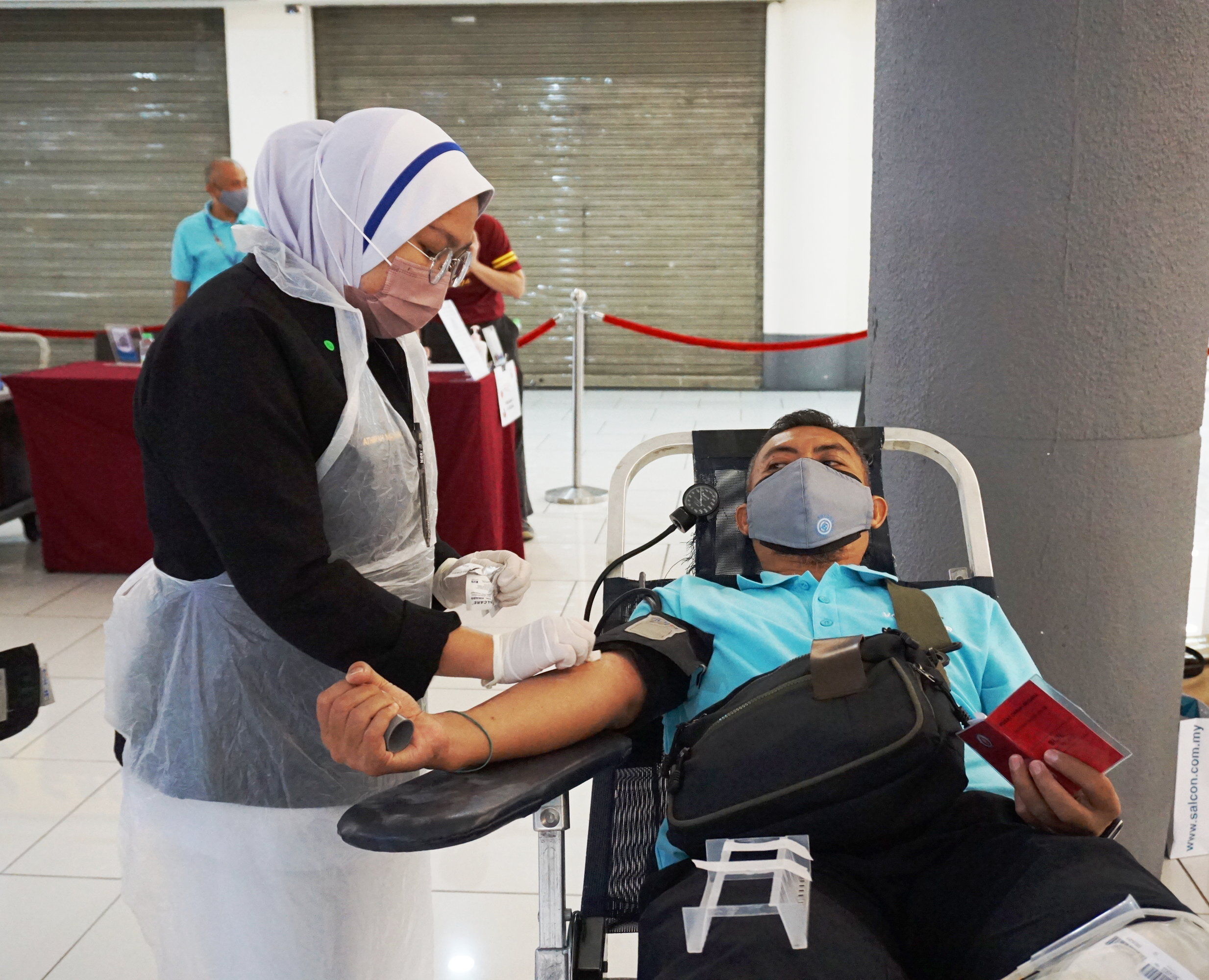 Visitors to Summit Shopping Mall donating blood at the Salcon Blood Donation Drive