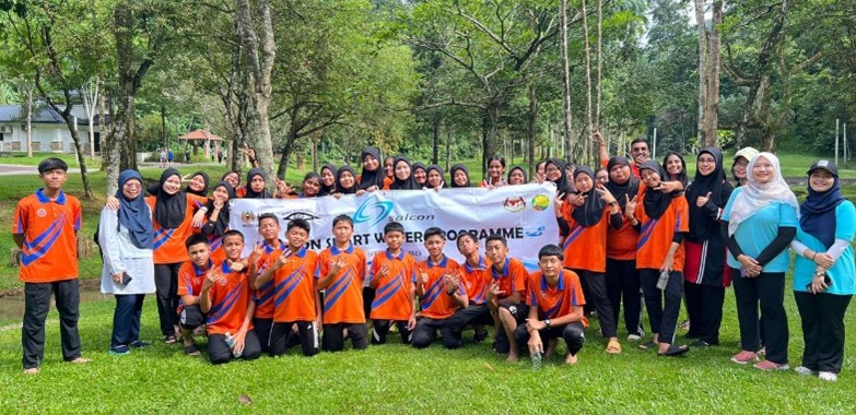 A group photo with participants from SMK Seri Titiwangsa 