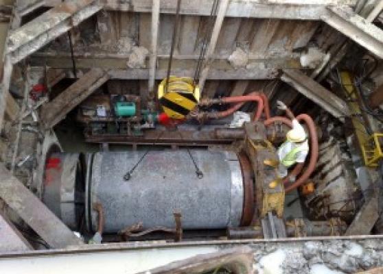 Lowering of jacking 1350mm RCJP into jacking pit at Jalan Raja Nong, Klang