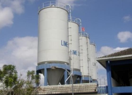 Lime silo